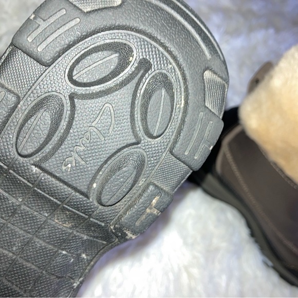 ⭐️SOLD⭐️ Clarks Winter Duck Boots - Picture 6 of 8